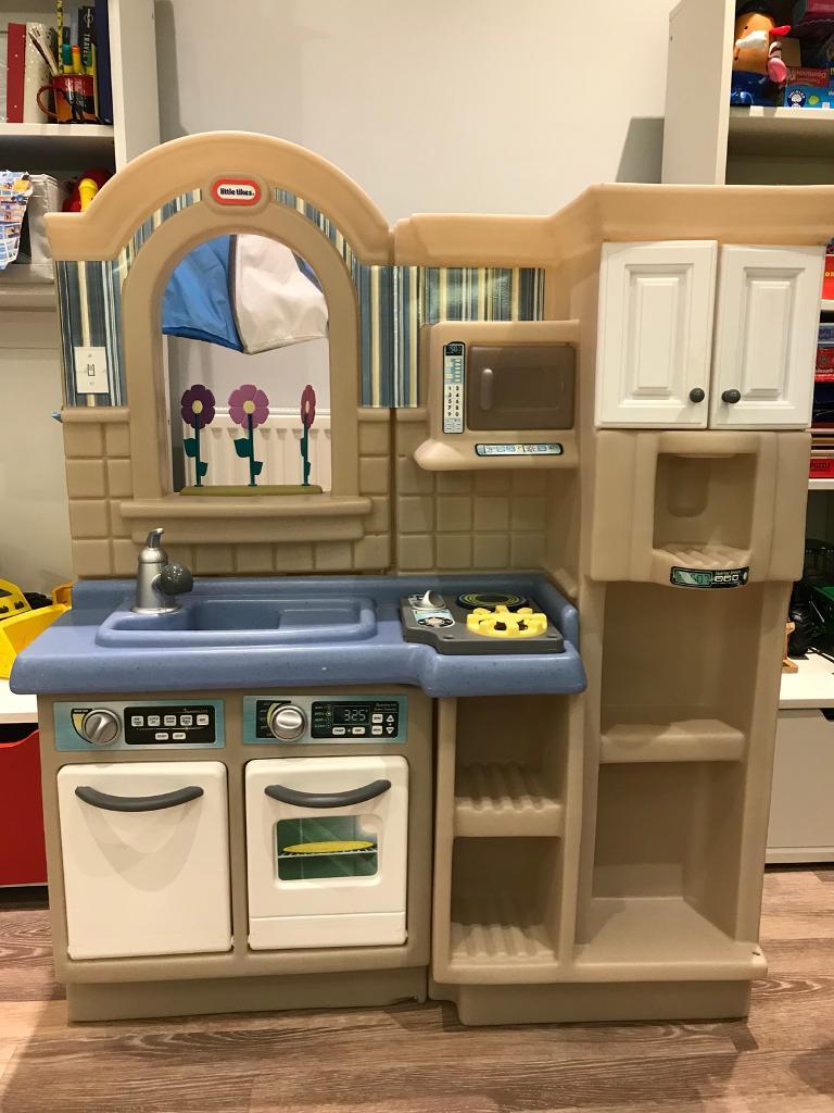 little tikes inside outside kitchen